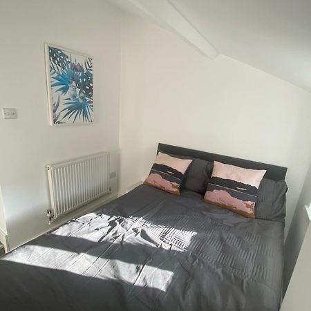 Rhondda Valleys With Breathtaking Riverside Views Llwynypia المظهر الخارجي الصورة